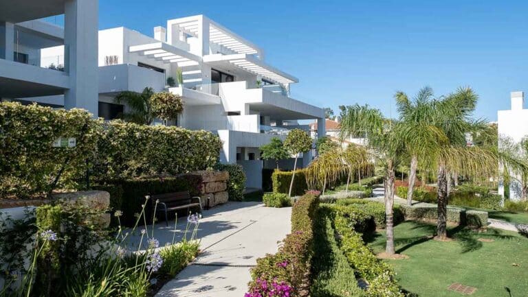 Cortijo Del Golf-2 (Apartments and penthouses for sale in Estepona)