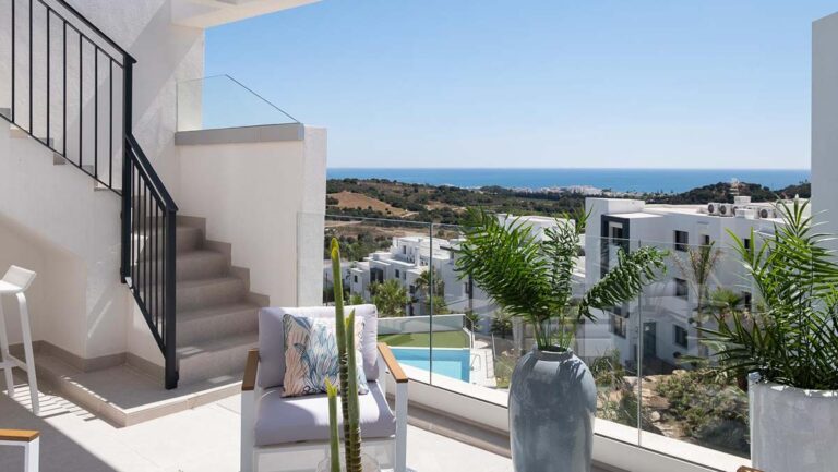 Mirador Del Golf-2 (Apartments and penthouses for sale in Estepona)